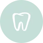 Zahn-Icon in Weiß auf grünem Kreis – Symbol für Zahnarzt oder Gesundheitsbranche.